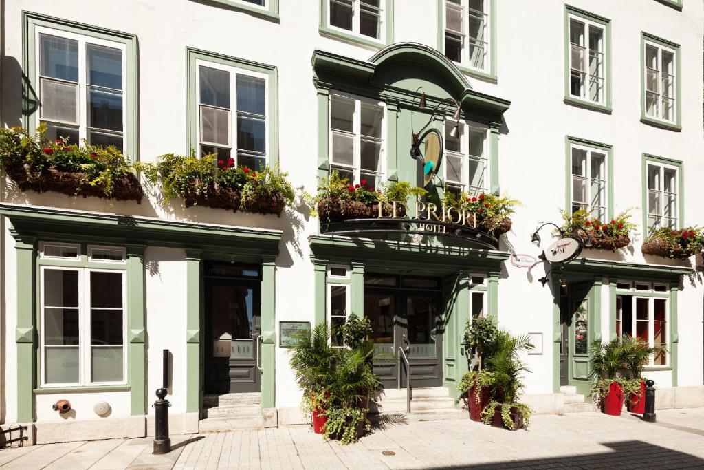 hotels with balcony in Quebec City