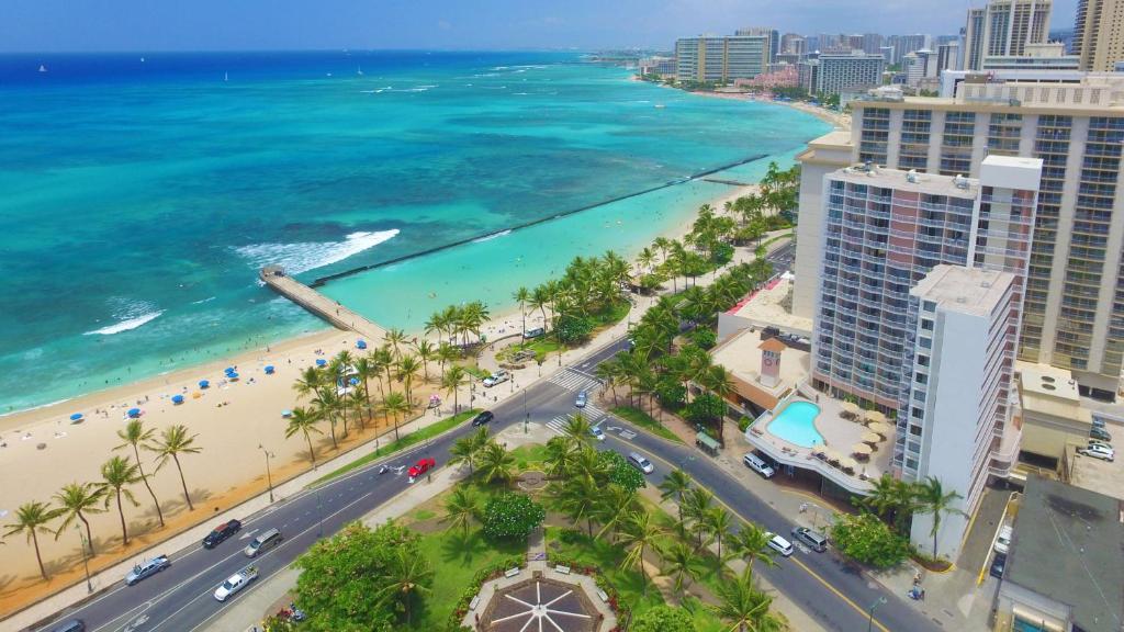 hotels with balcony in Honolulu