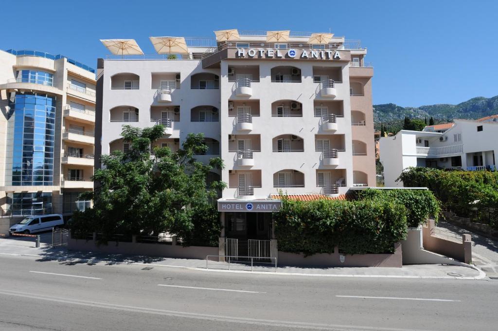 hotels with balcony in Budva