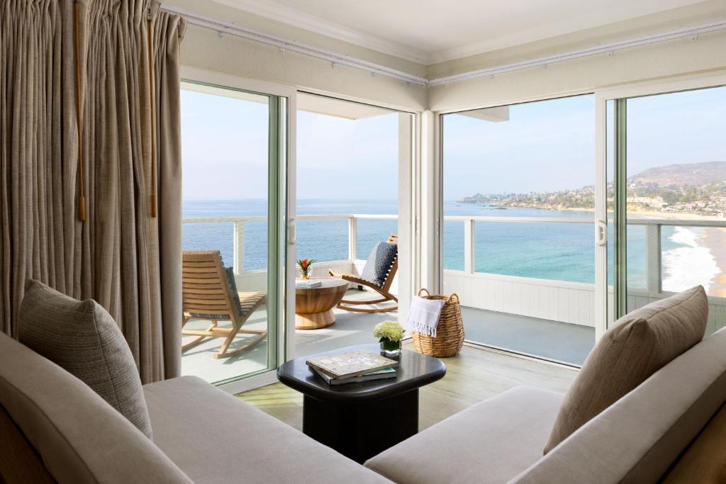 hotels with balcony in Laguna Beach