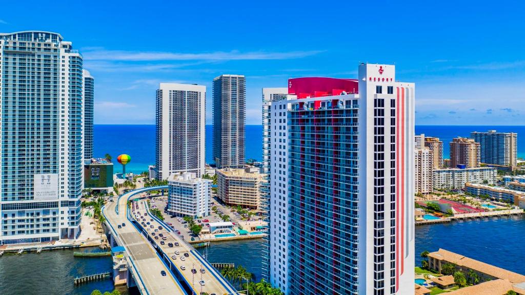 hotels with balcony in Fort Lauderdale