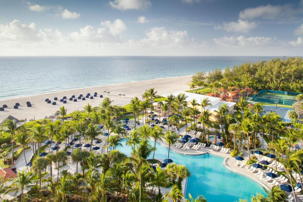 hotels with balcony in Fort Lauderdale The Fort Lauderdale Antique Car Museum