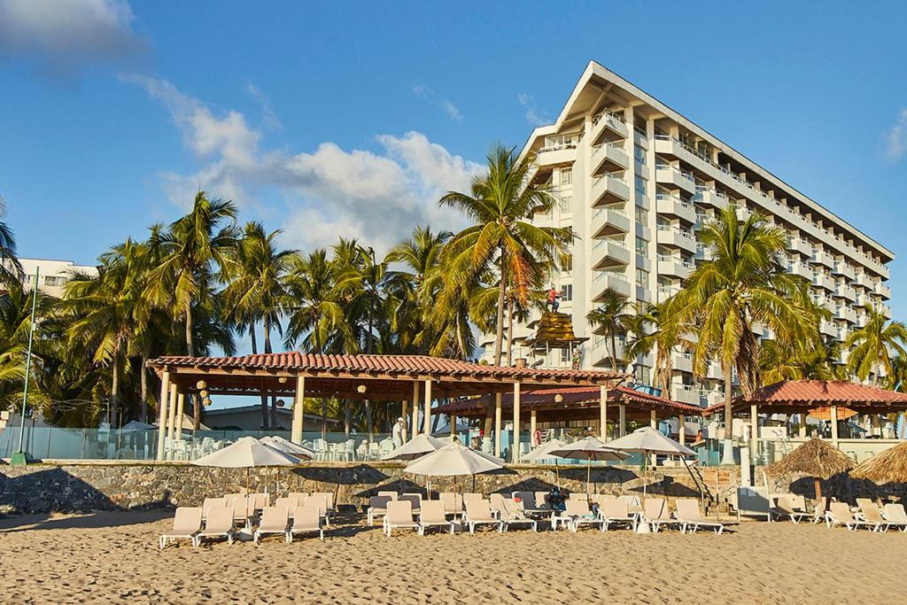 hotels with balcony in Ixtapa