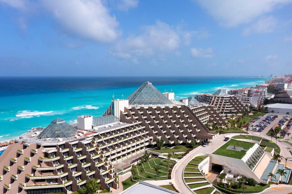 hotels with balcony in Cancun