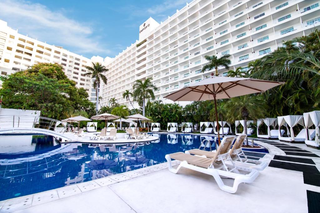 hotels with balcony in Acapulco