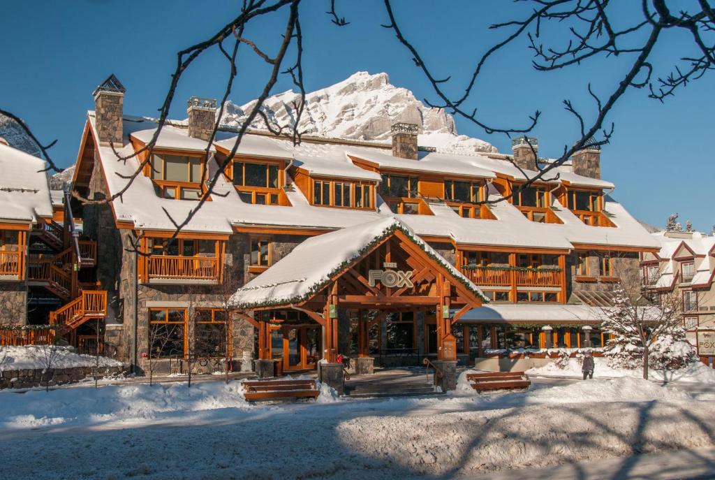 hotels with balcony in Banff Canada