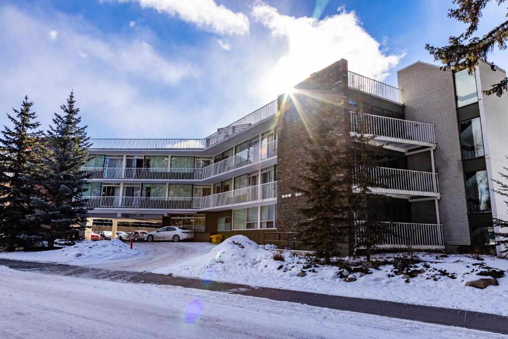 hotels with balcony in Banff Canada