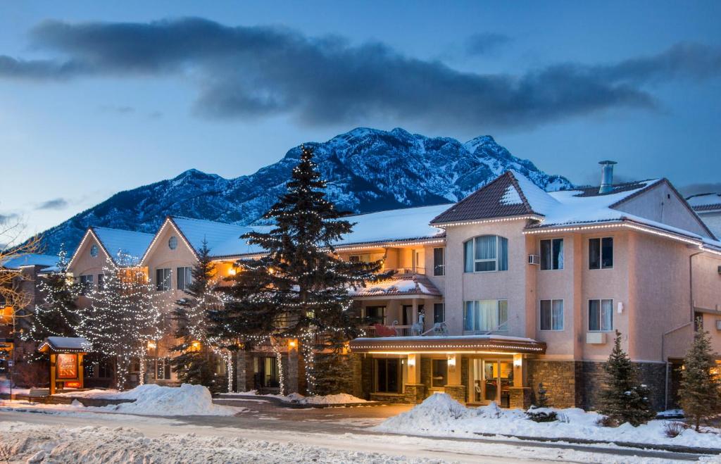 hotels with balcony in Banff Canada