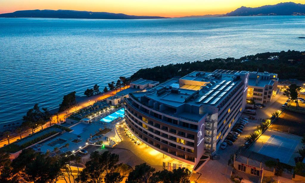 hotels with balcony in Makarska