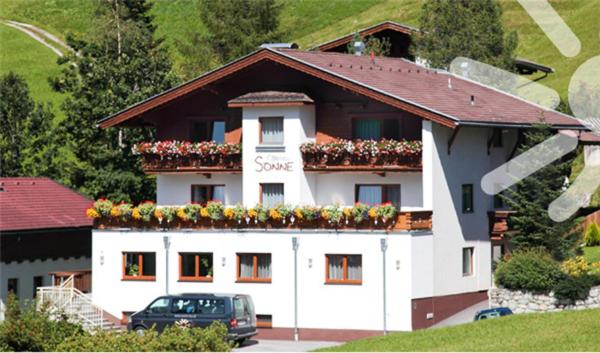 hotels with balcony in Tux