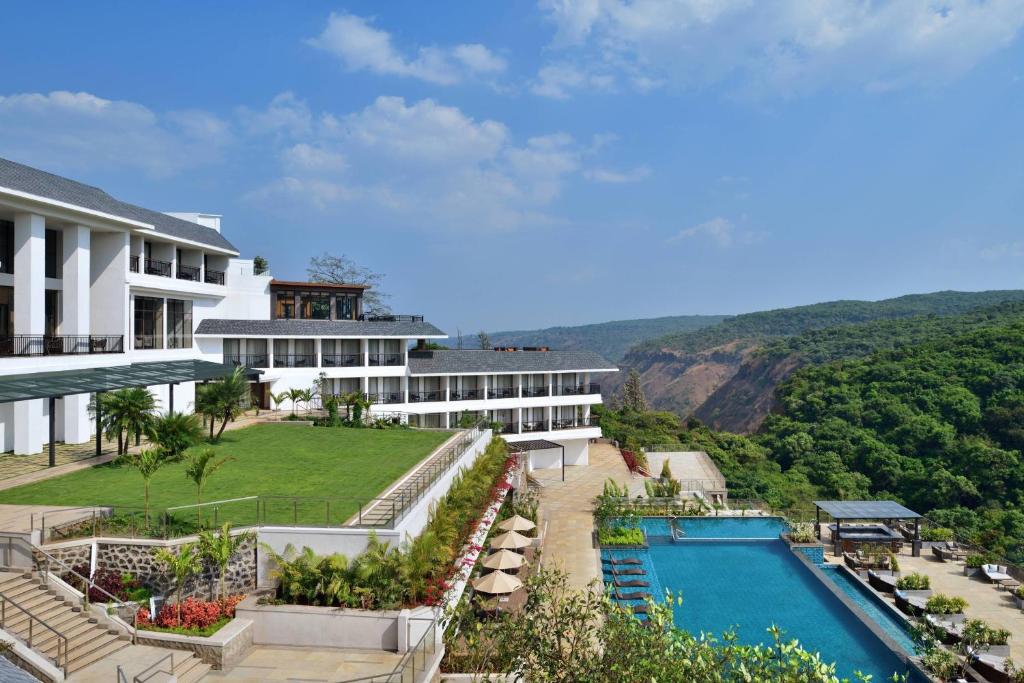 hotels with balcony in Mahabaleshwar