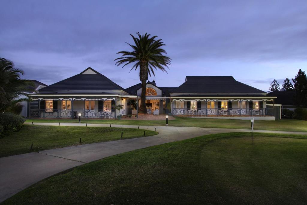 hotels with balcony in Hermanus