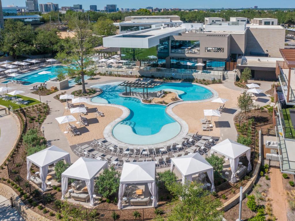 hotels with balcony in Dallas