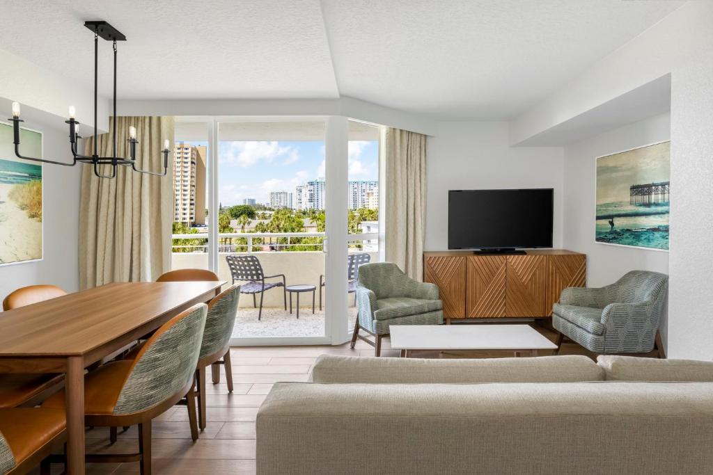 hotels with balcony in Pompano Beach