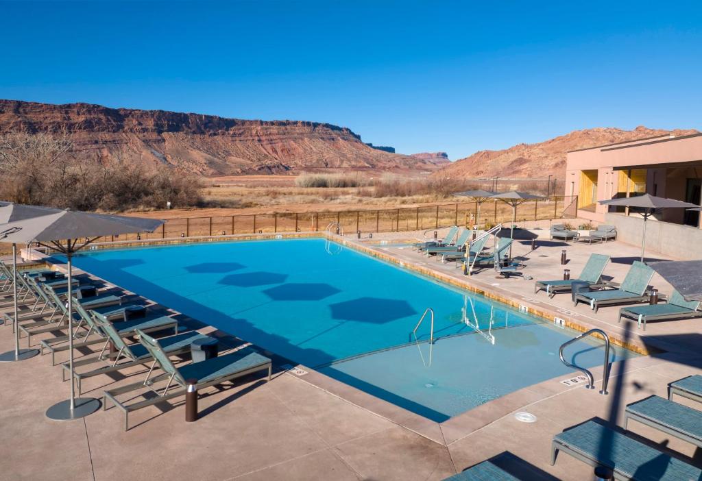 hotels with balcony in Moab