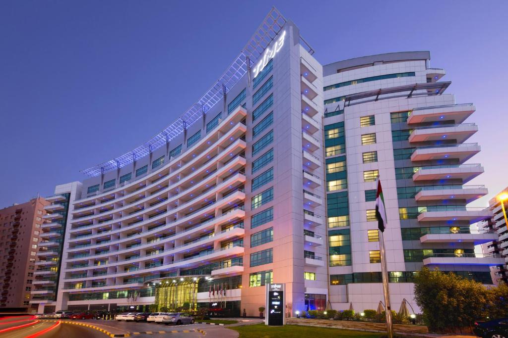 hotels with balcony in Dubai Jumeirah Lakes Towers