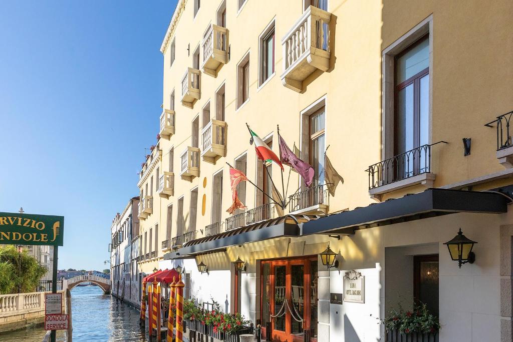 hotels with balcony in Venice