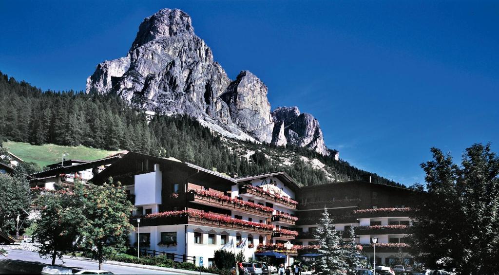 hotels with balcony in Corvara In Badia