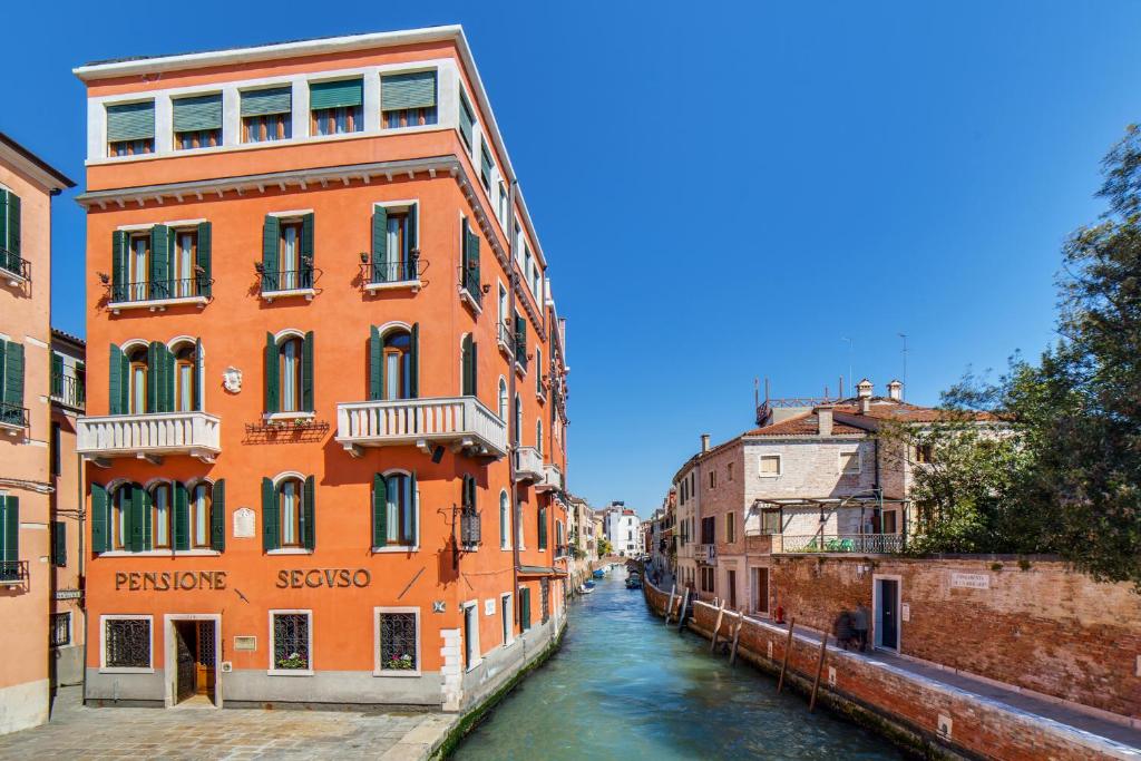 hotels with balcony in Venice Gallerie Dellaccademia