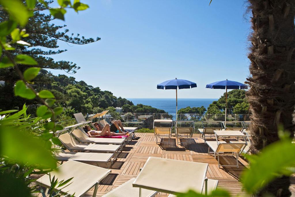 hotels with balcony in Capri