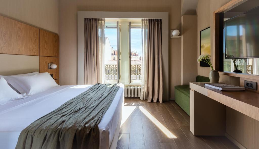 hotels with balcony in Milan Duomo Di Milano