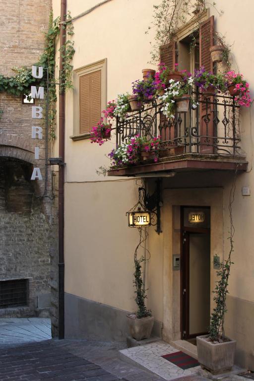 hotels with balcony in Perugia