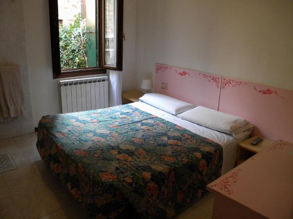 hotels with balcony in Venice Santa Croce