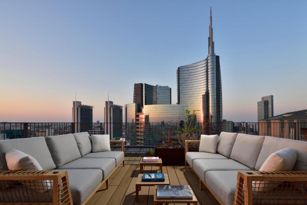 hotels with balcony in Milan Chinatown