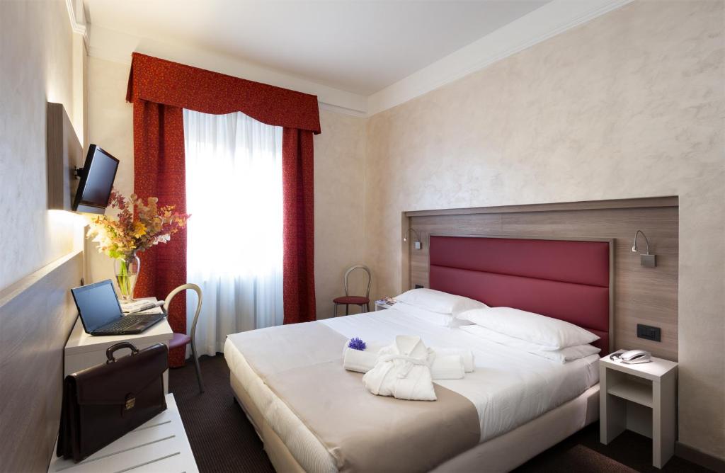 hotels with balcony in Milan Citta Studi