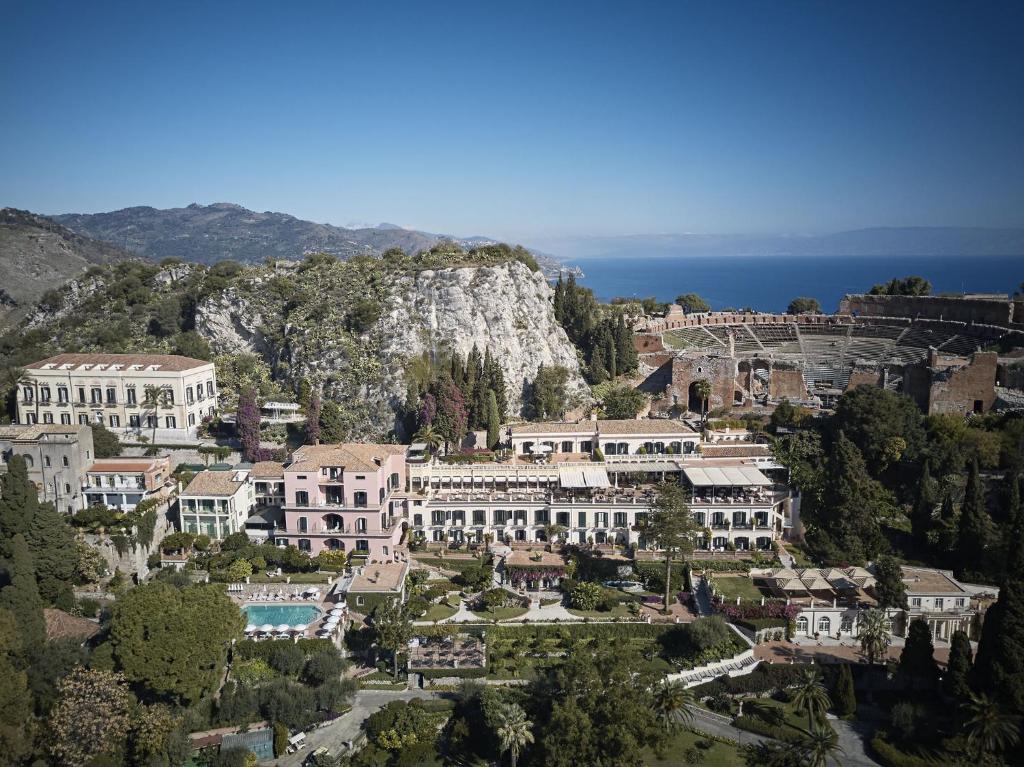 hotels with balcony in Sicily