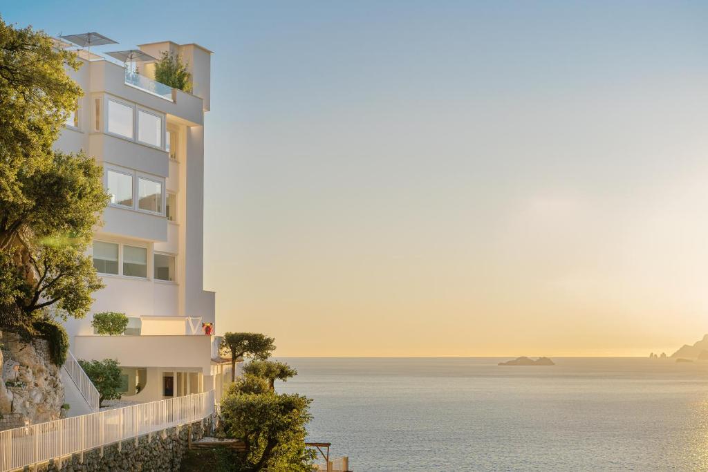 hotels with balcony in Amalfi Coast Italy