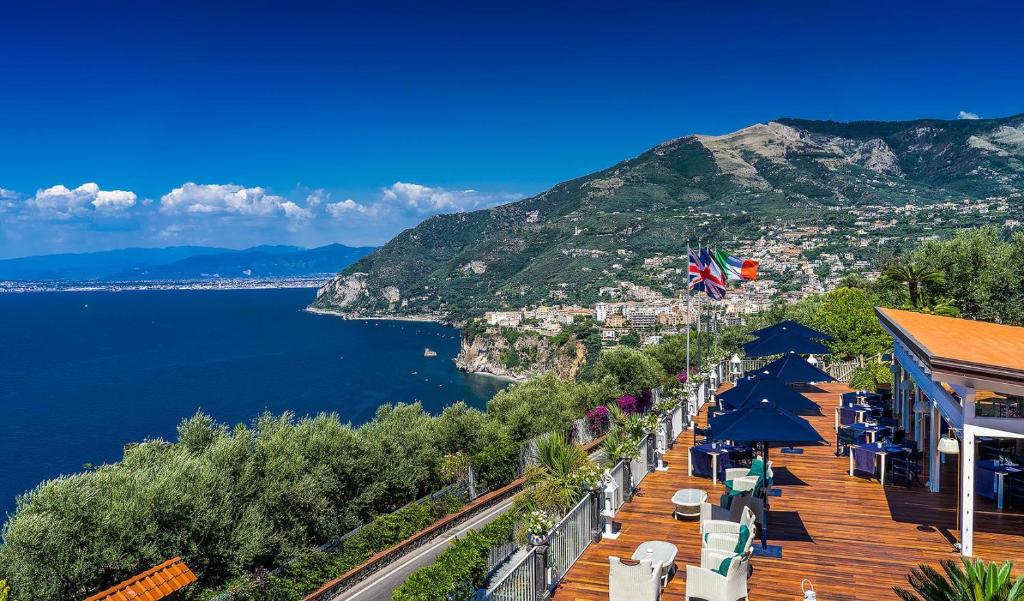 hotels with balcony in Vico Equense