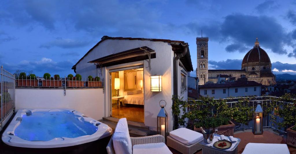 hotels with balcony in Florence