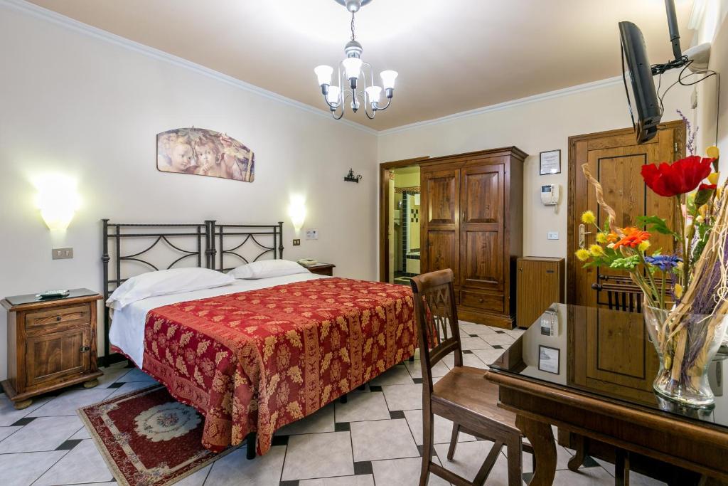 hotels with balcony in Florence San Marco   Santissima Annunziata