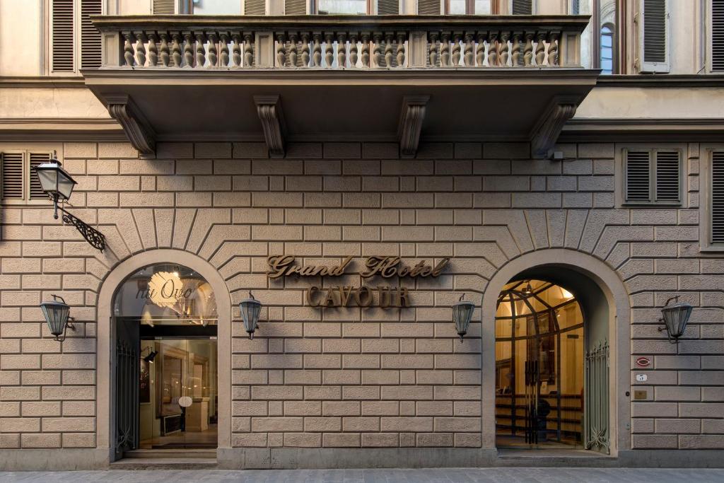 hotels with balcony in Florence Piazza Della Signoria