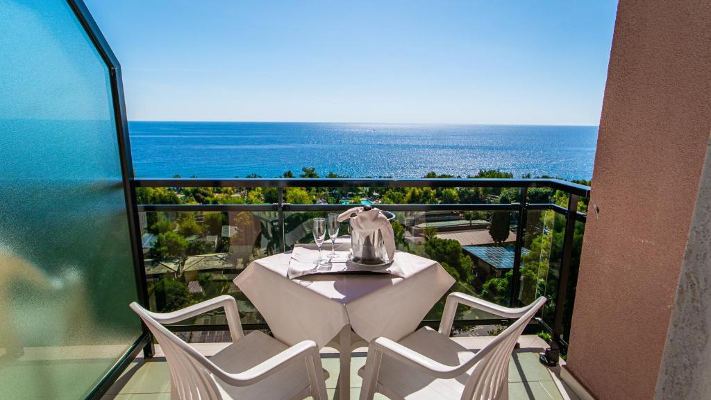 hotels with balcony in Sanremo