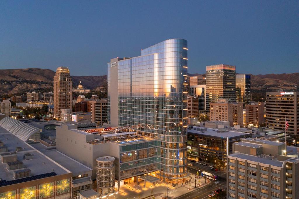 hotels with balcony in Salt Lake City