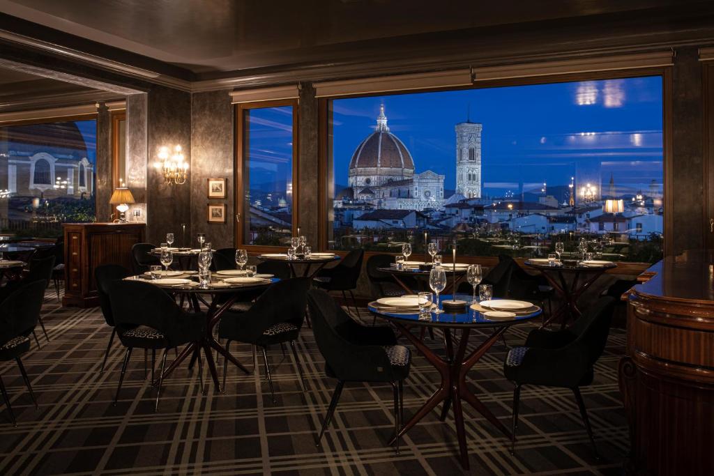 hotels with balcony in Florence Basilica Di San Lorenzo