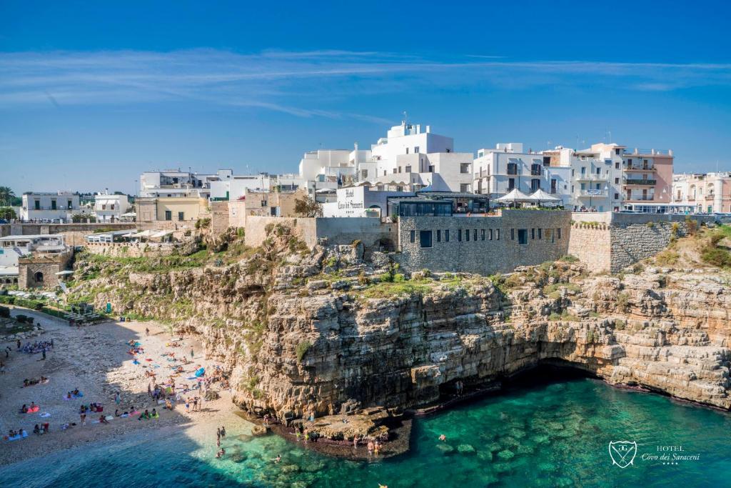 hotels with balcony in Polignano A Mare