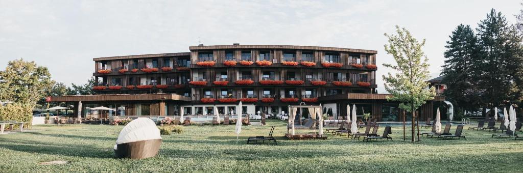 hotels with balcony in Brunico