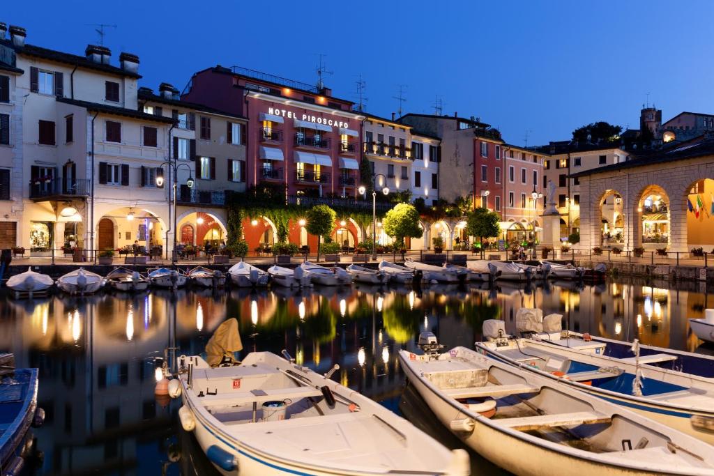 hotels with balcony in Desenzano Del Garda