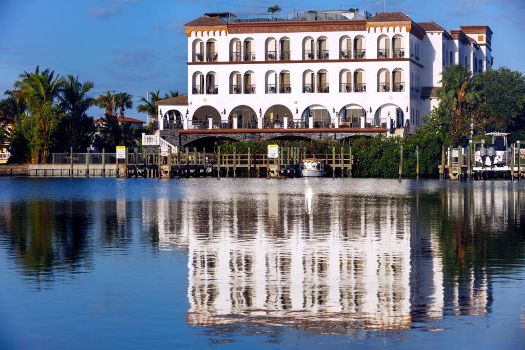 hotels with balcony in Saint Pete Beach