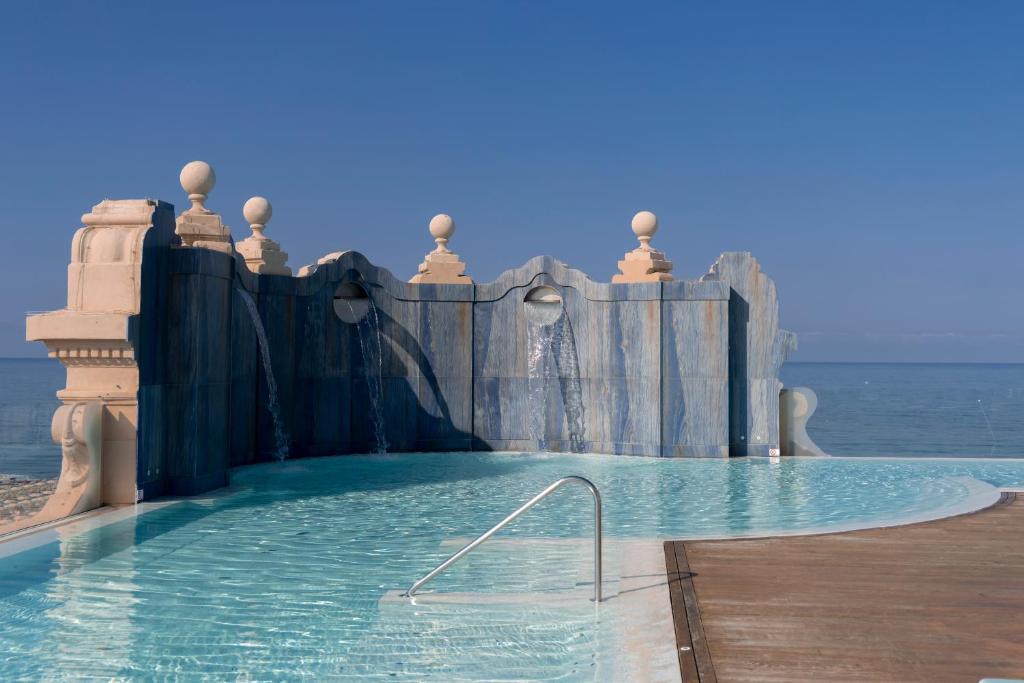 hotels with balcony in Viareggio