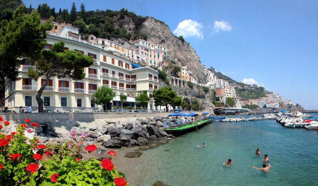 hotels with balcony in Amalfi Coast Italy