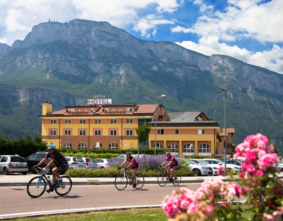 hotels with balcony in Trento