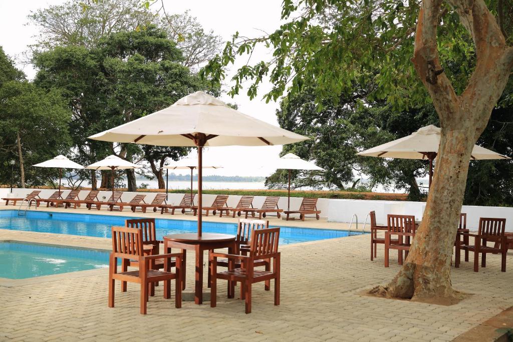 hotels with balcony in Anuradhapura