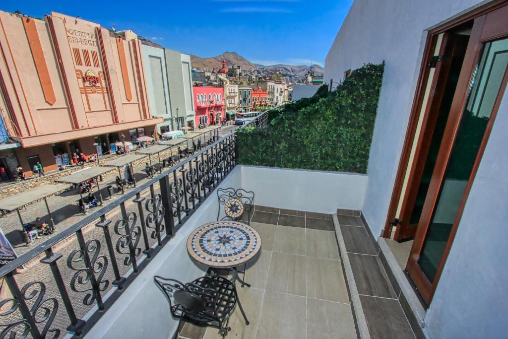 hotels with balcony in Guanajuato Mexico La Valenciana Church