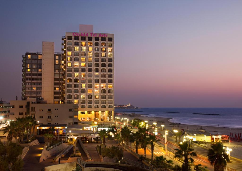 hotels with balcony in Tel Aviv