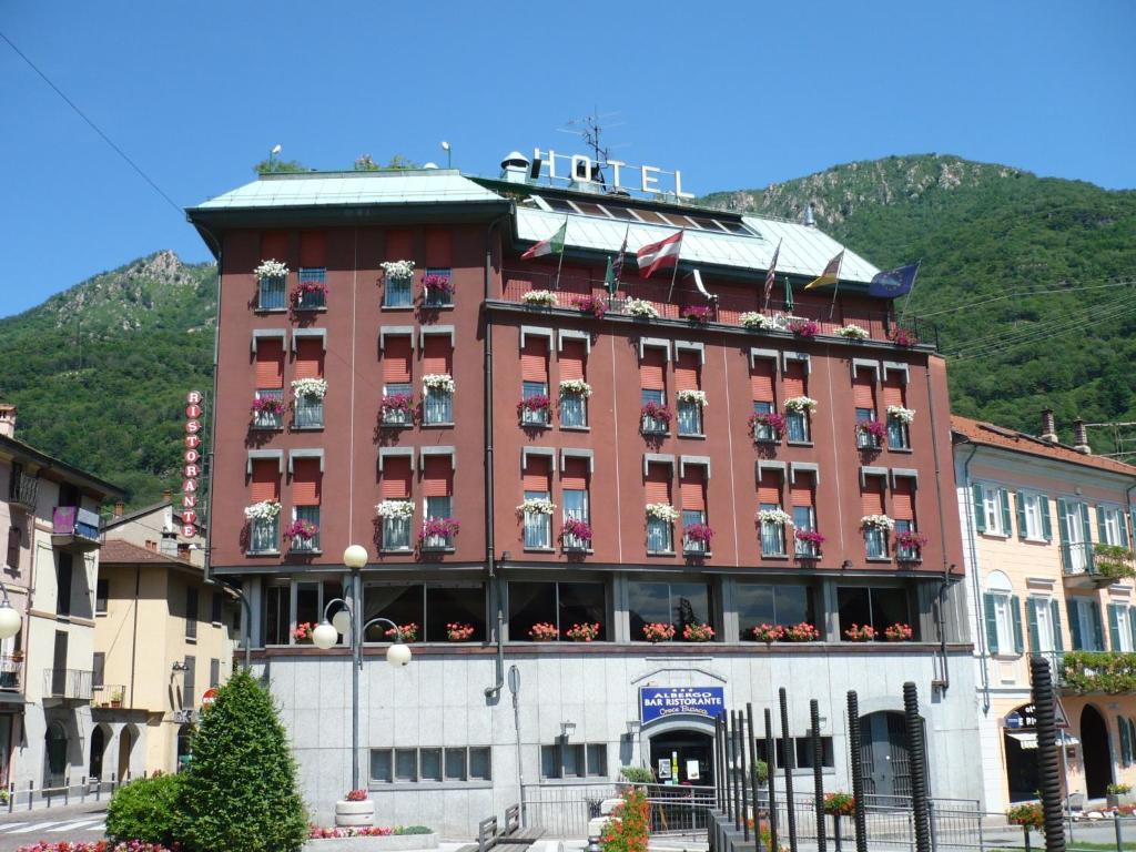 hotels with balcony in Lake Orta