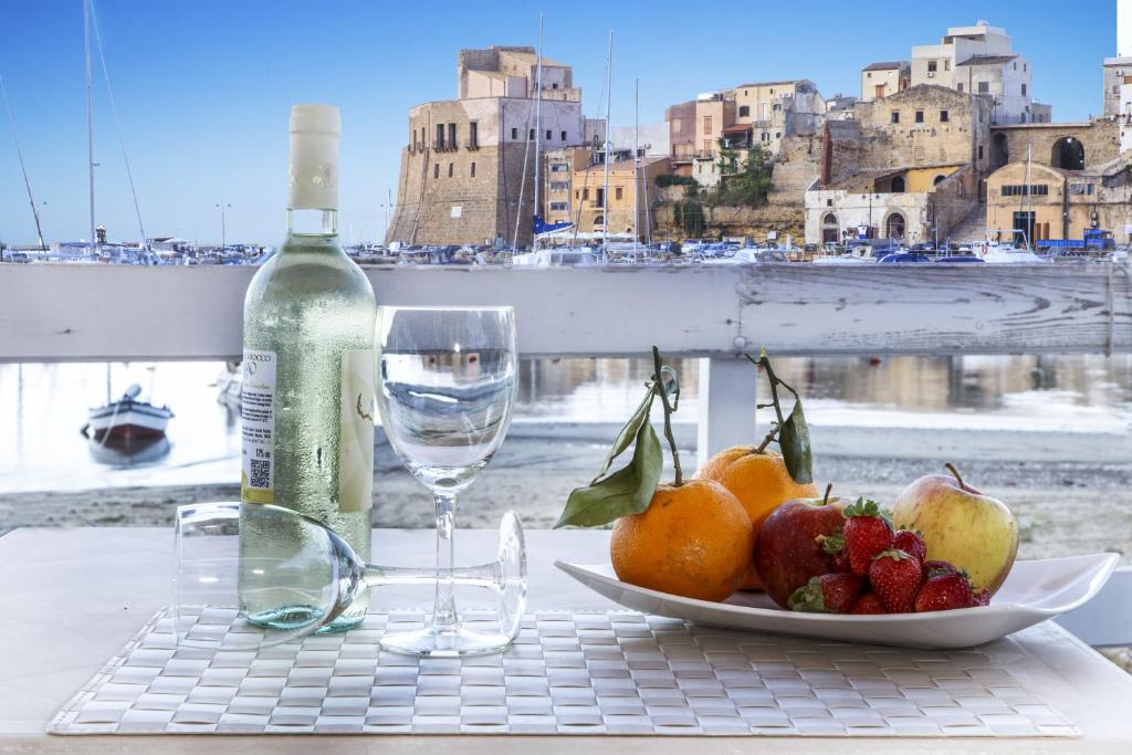 hotels with balcony in Castellammare Del Golfo